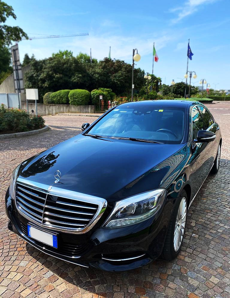 Verona taxi service with Mercedes S class