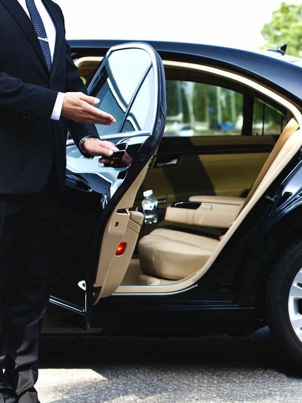 limousine Verona with chauffeur hired